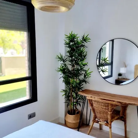 Apartamento Diseño Con Jardín Privado A 100 Metros Del Mar *