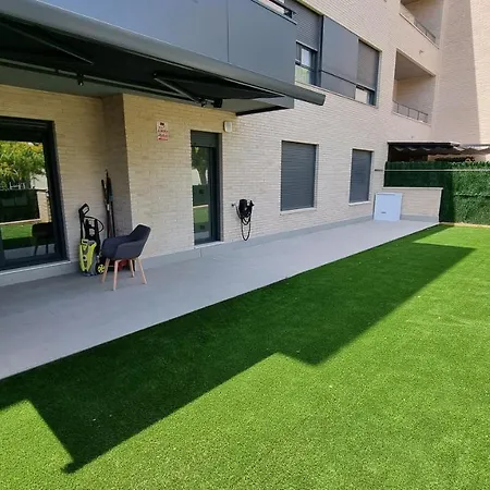 Diseno Con Jardin Privado A 100 Metros Del Mar